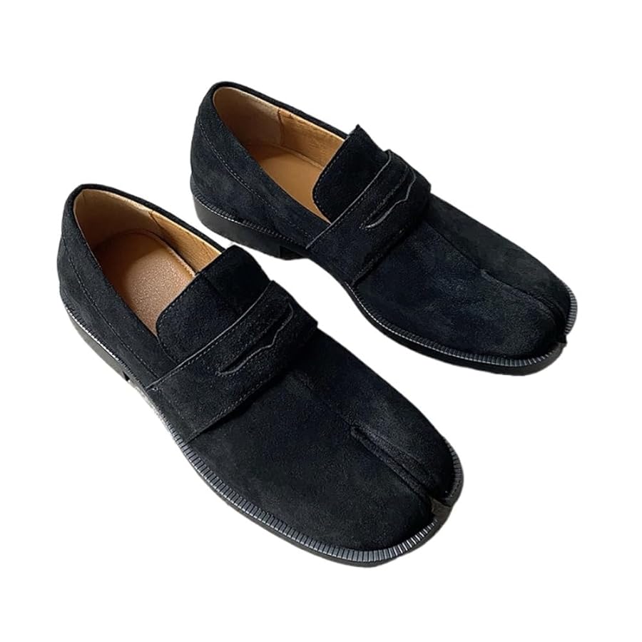 Tabi Shoes: A Split-Toe Statement